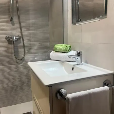 Apartamento Cerca De Estaciones Apartment